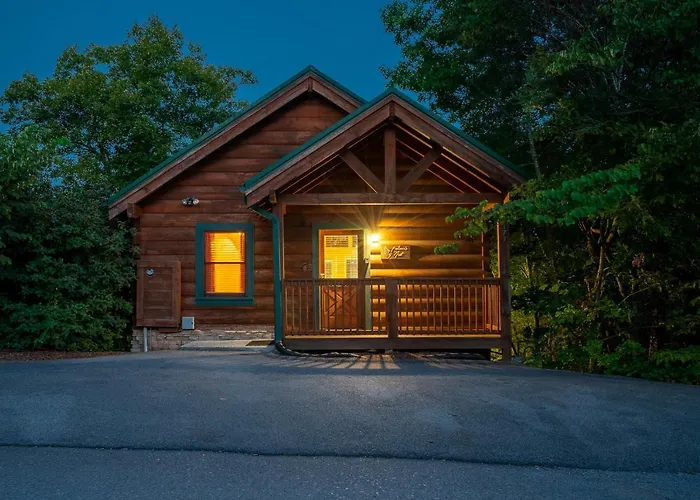 Cozy Log Cabin!! In Heart Of Pf & Close To The Smokies