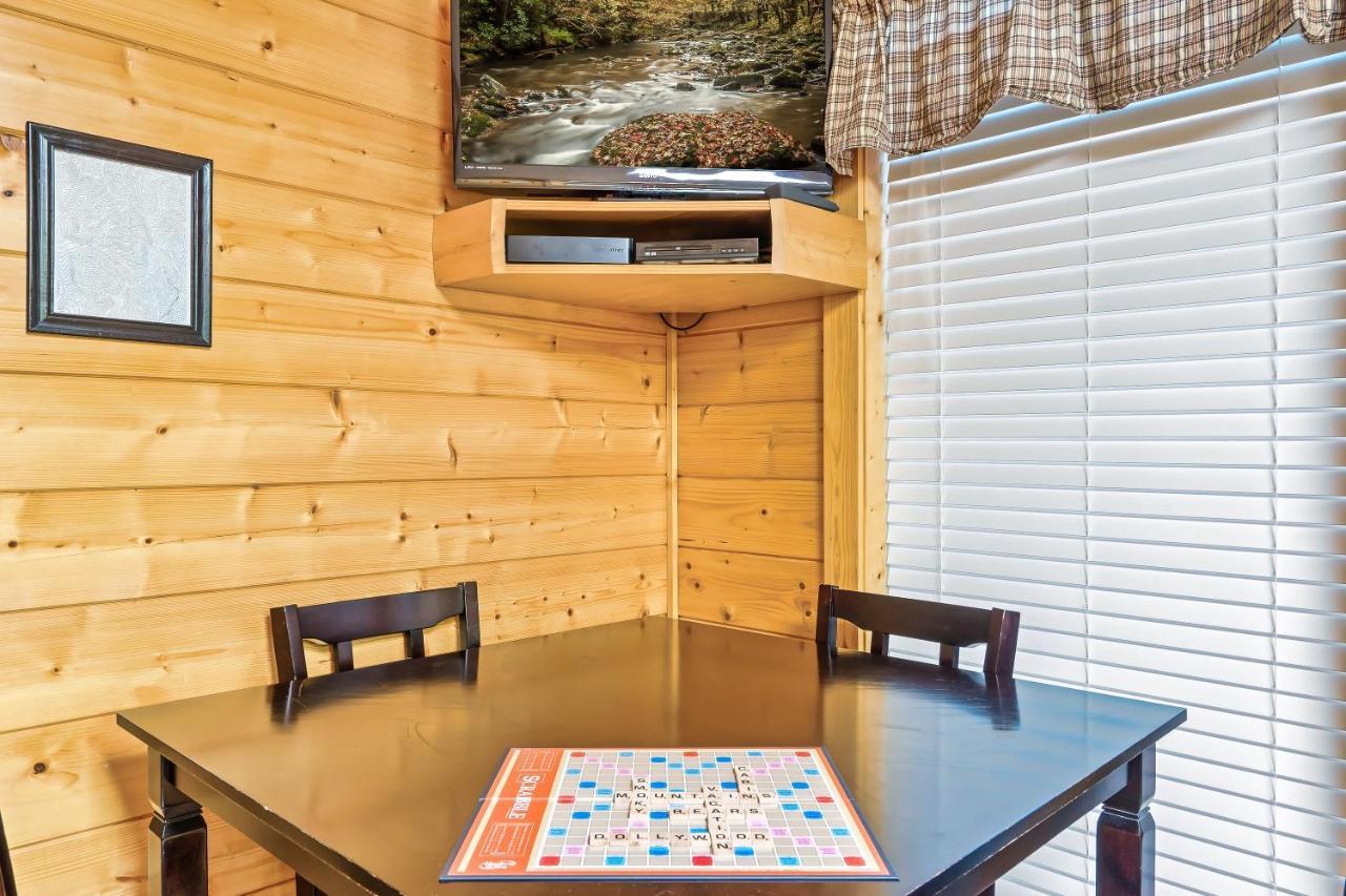 Ferienhaus Cozy Log Cabin!! In Heart Of Pf & Close To The Smokies