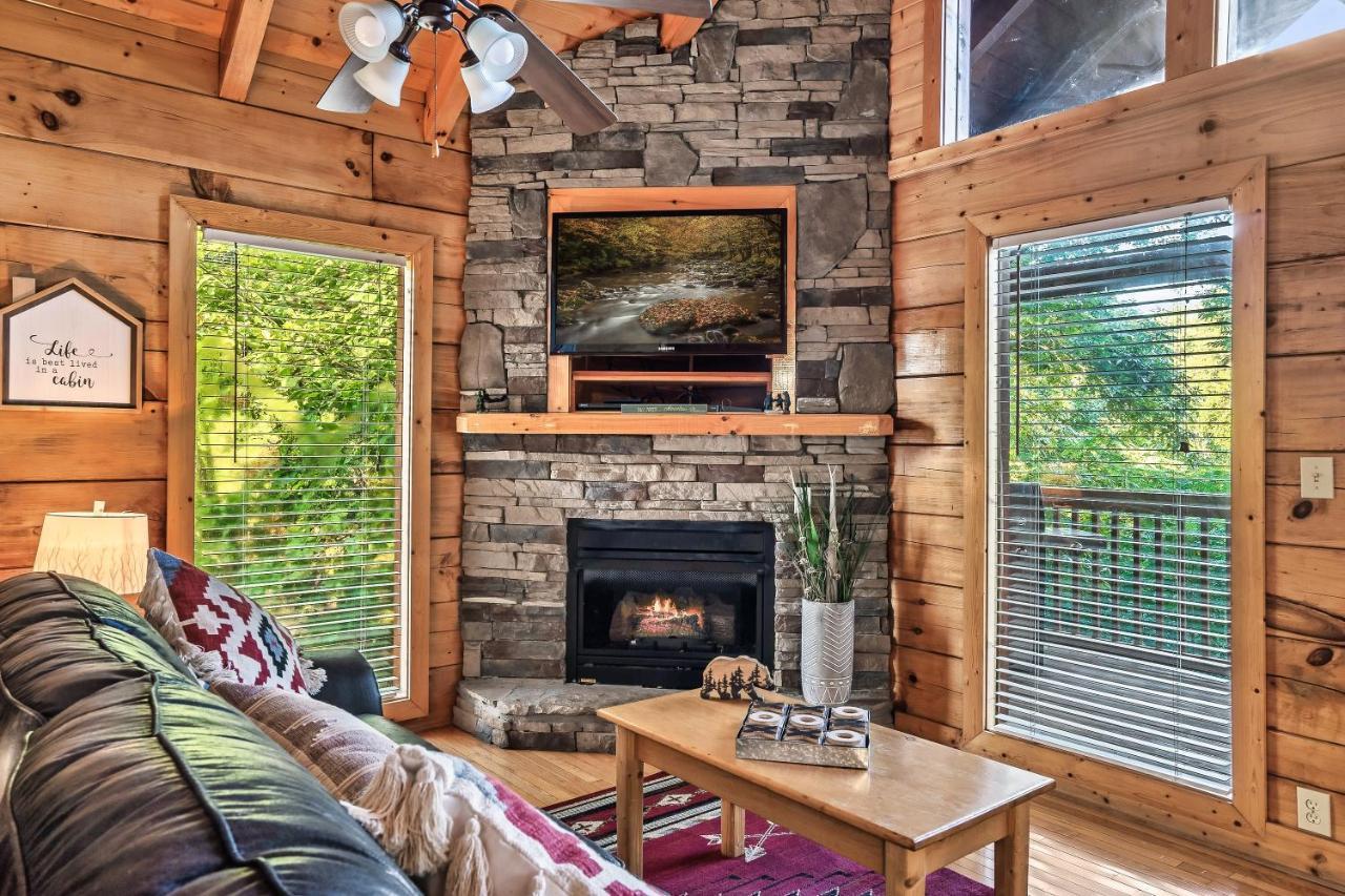 Ferienhaus Cozy Log Cabin!! In Heart Of Pf & Close To The Smokies *